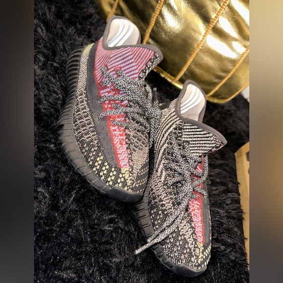 Yeezy boost 350 V2 yecheil reflective. - Picture 2 of 5